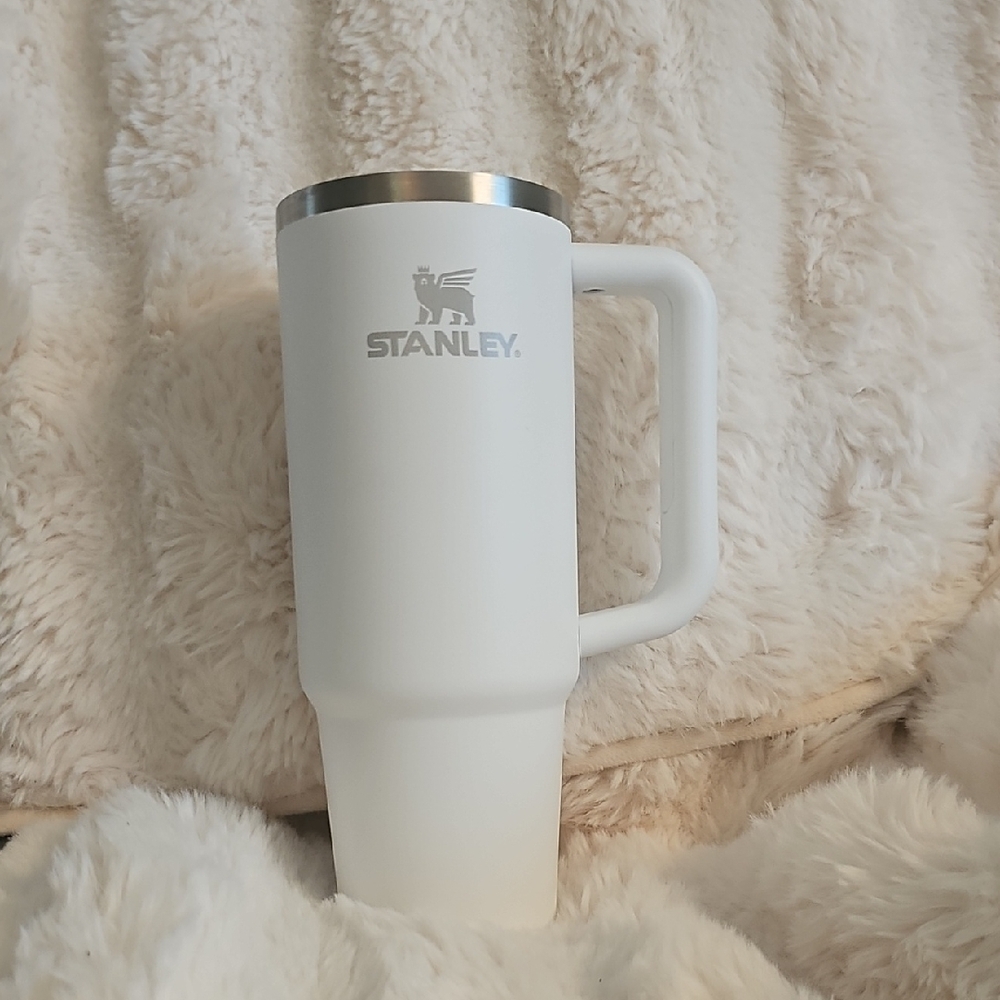 Stanley White Insulated Mug with Handle